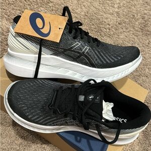 ASICS GlideRide 2 Men’s Size 8.5 or 10 Wmn